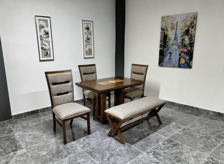 Comedor argentina de 4 chapa ocume y parota salvaje color nogal con banca monterrey, tapiz cantela oreo