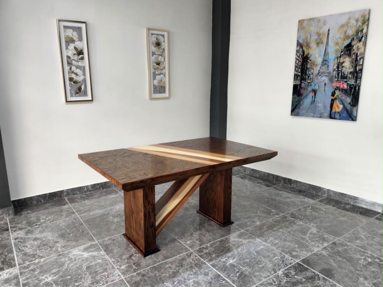 MESA PRINCESA DE 6, CHAPA ENCINO Y PAROTA SALVAJE , COLOR NOGAL 