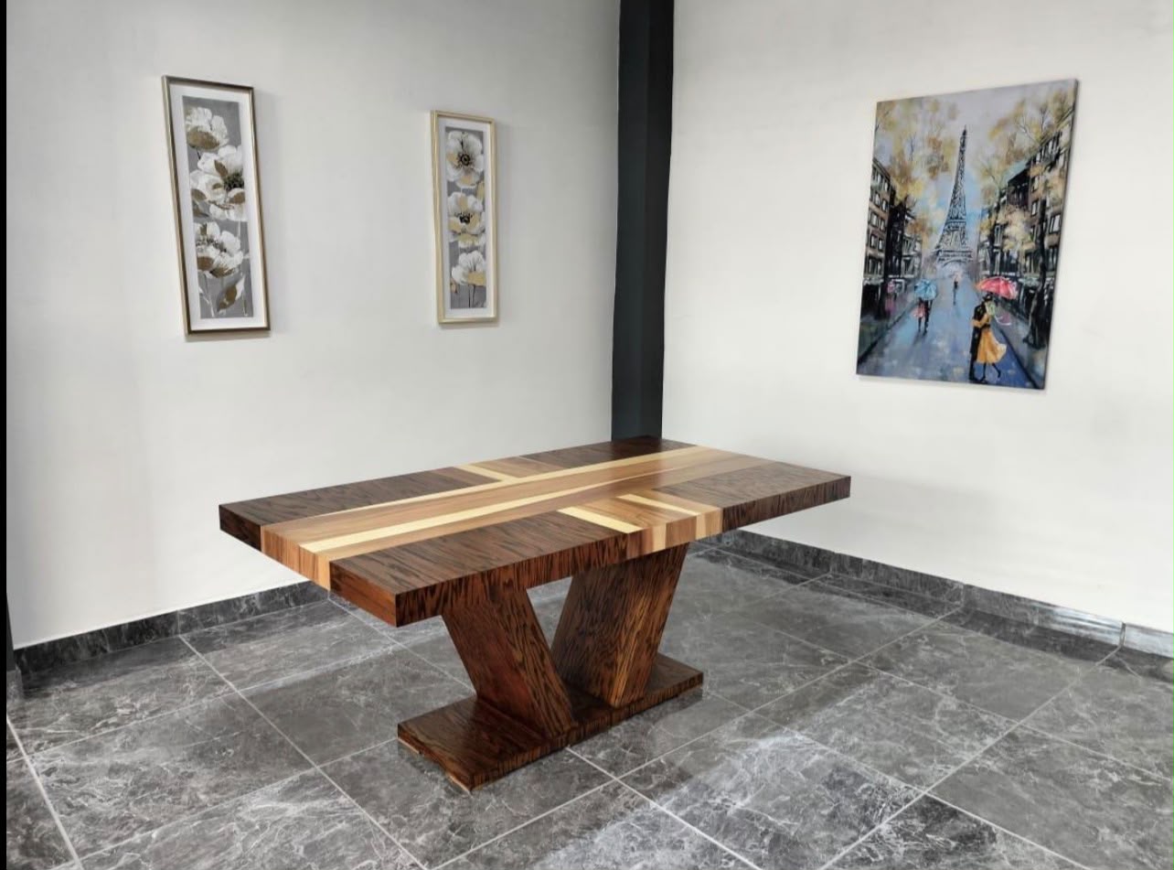 MESA FRANCIA DE 6, CHAPA ENCINO Y PAROTA SALVAJE, COLOR NOGAL 