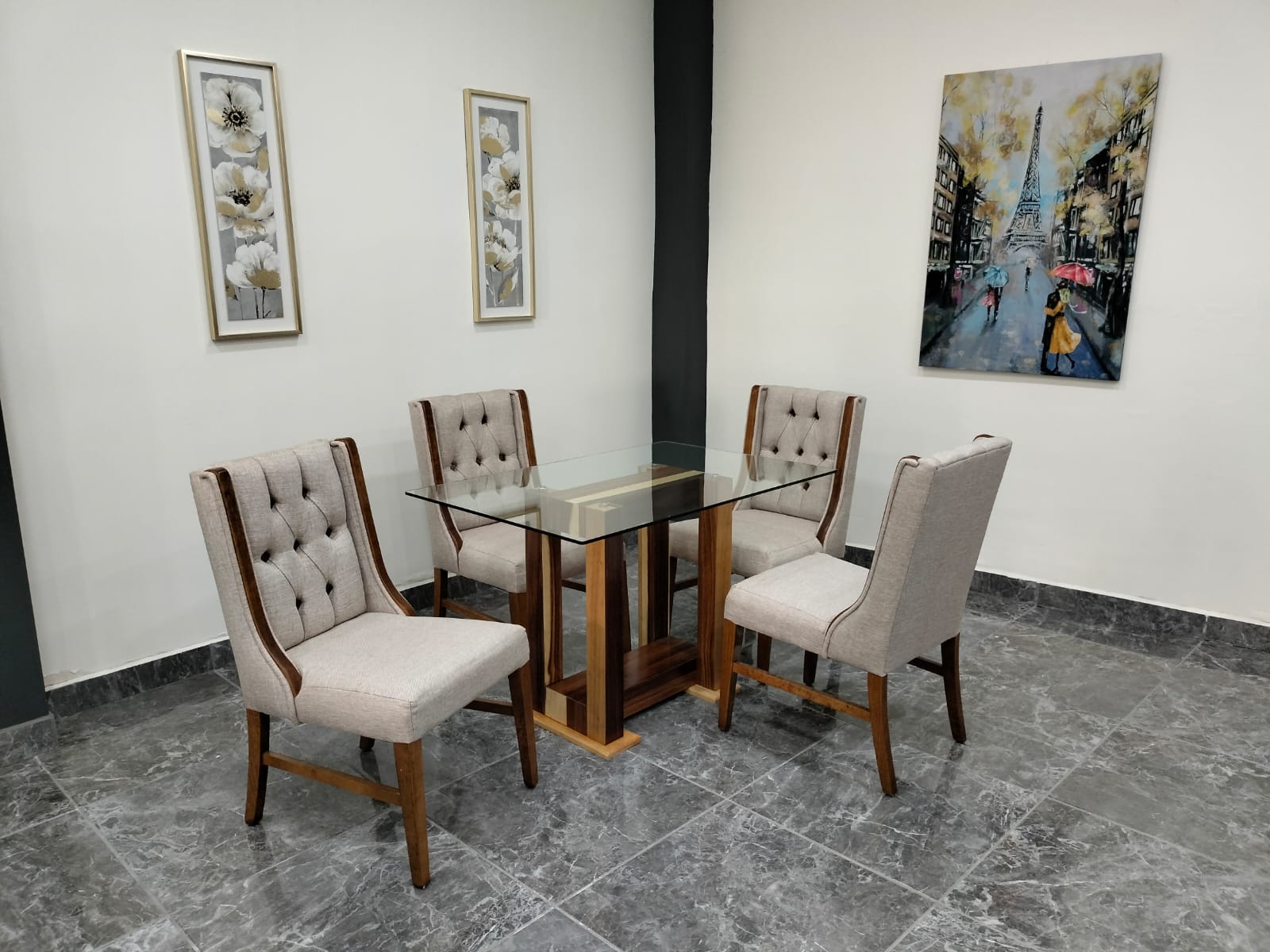MESA LONDRES DE 4, CUBIERTA DE CRISTAL 