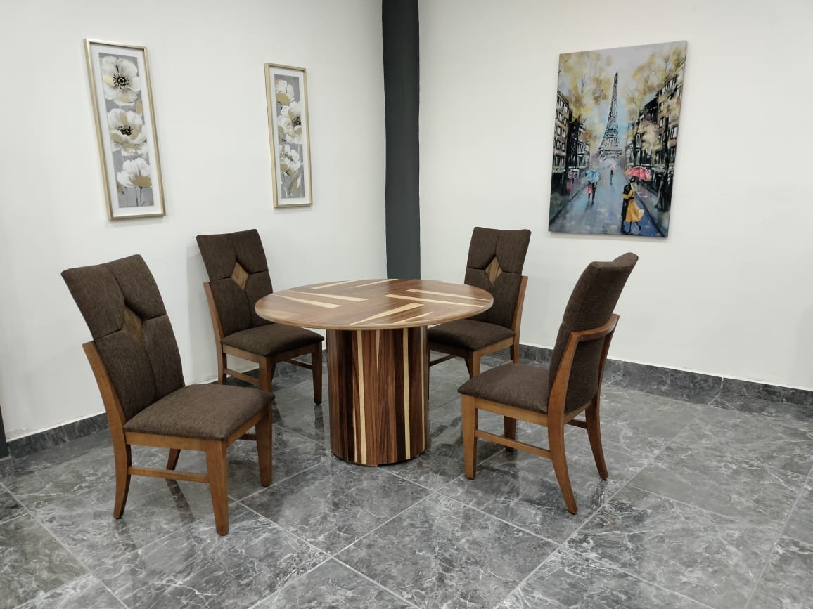 MESA LUXOR DE 4, CHAPA DE PAROTA SALVAJE