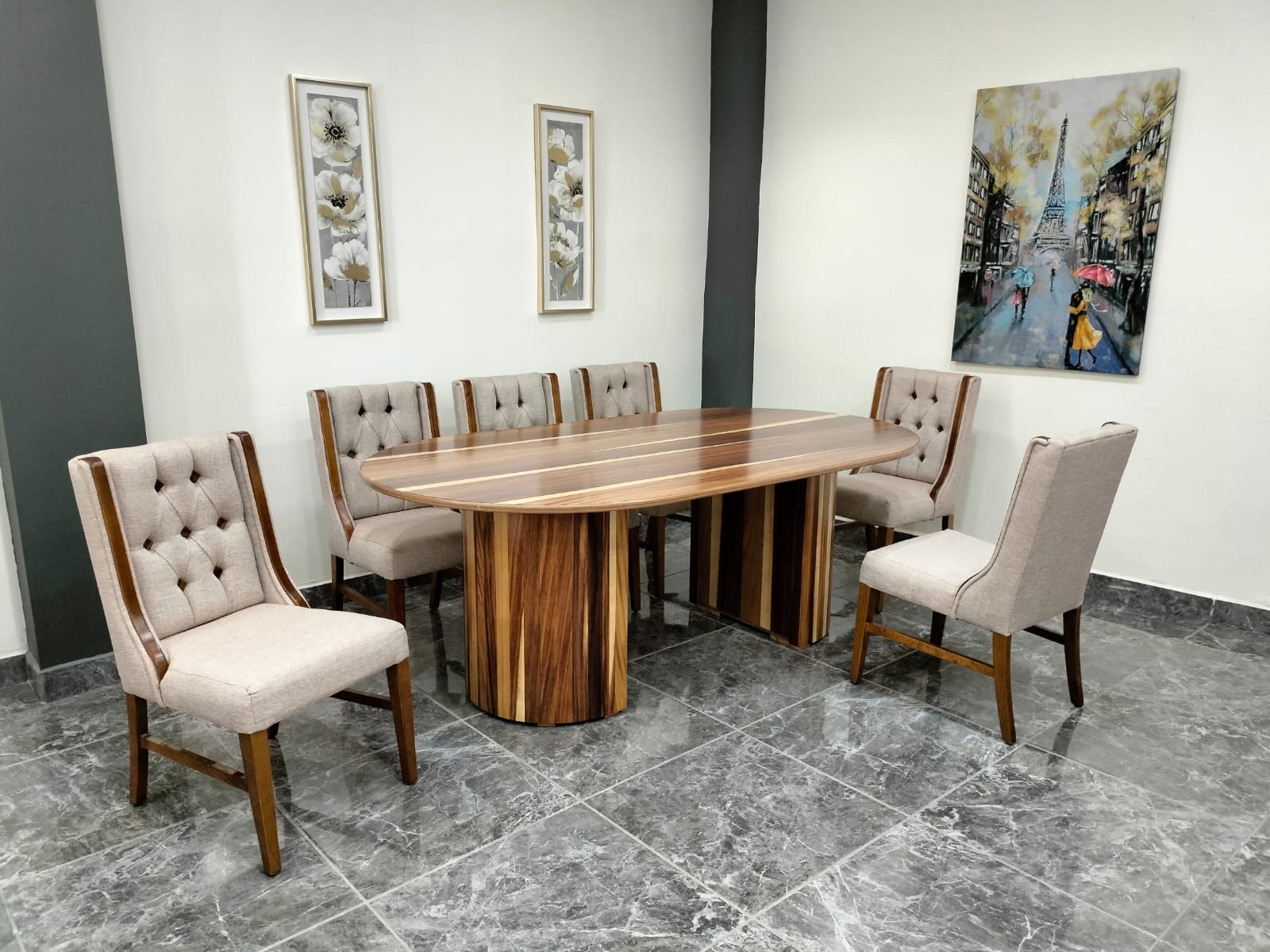 MESA LUXOR DE 8, CHAPA DE PAROTA SALVAJE