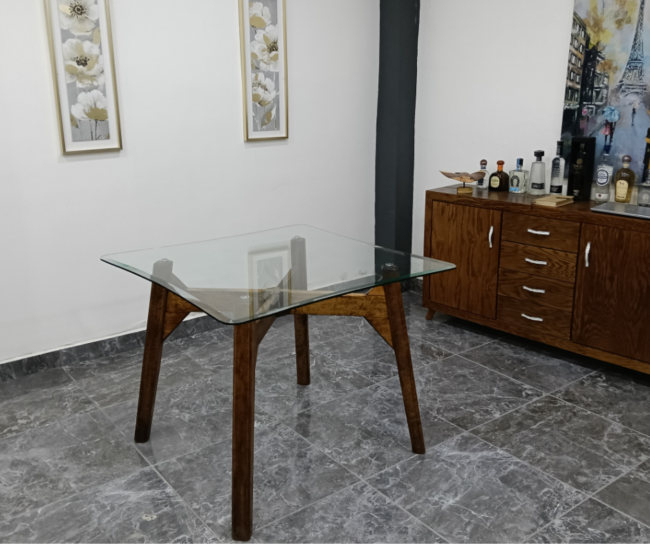 MESA TORO DE 4, CUBIERTA DE CRISTAL 